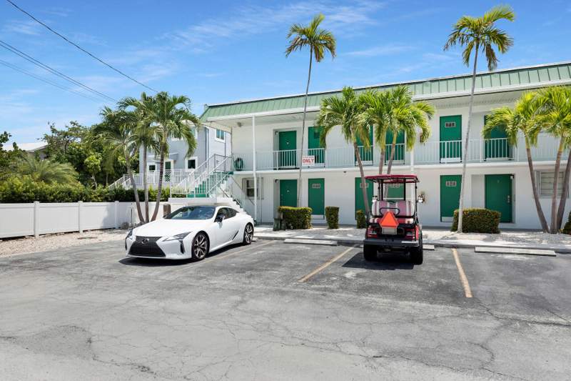 1 bedroom Condominium at 5301 Ocean Terrace #Apt 2, Tradewinds West (50.0), Marathon — photo 4