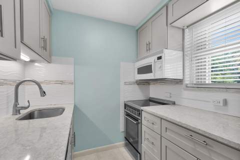 5301 Ocean Terrace #Apt 2, Marathon FL - photo 12 of 46