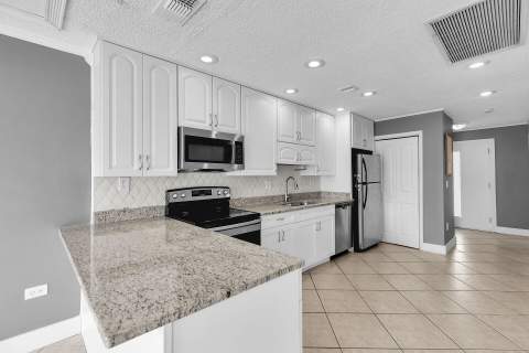 427 89Th Street Ocean, Marathon FL - photo 13 of 33