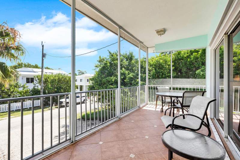 3 bedroom Single Family Residence at 54 Tarpon Avenue, Riviera Village, Rec Amd (104.0), Key Largo — photo 2