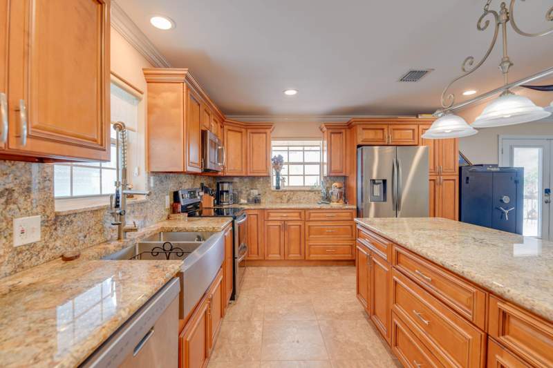 3 bedroom Single Family Residence at 706 E Caribbean Drive, Summerland Key Cove (25.0), Summerland Key — photo 5