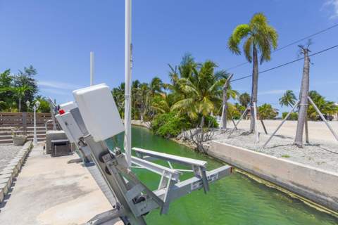 706 E Caribbean Drive, Summerland Key FL - photo 19 of 39