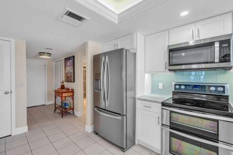 1001 W Ocean Drive #1-202, Key Colony FL - photo 23 of 44