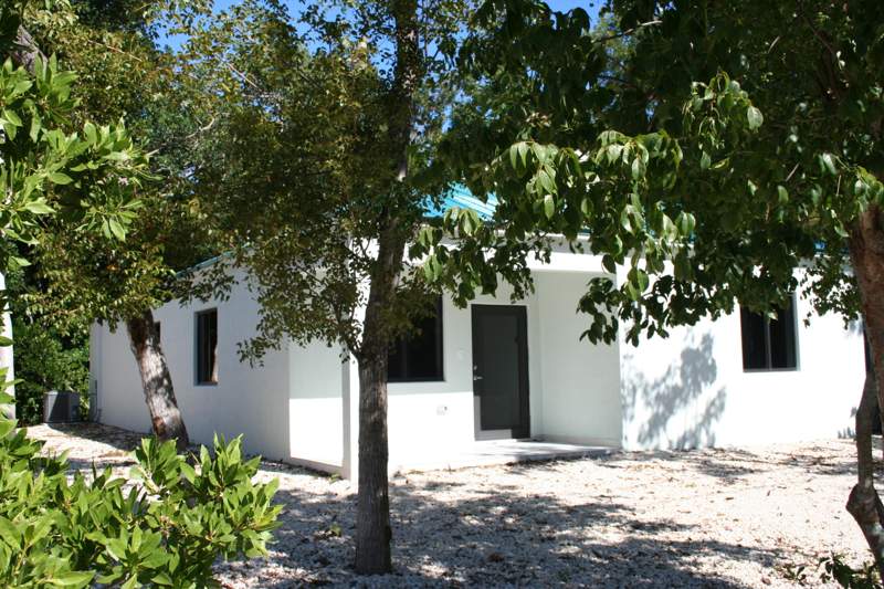 3 bedroom Single Family Residence at 106 S Bay Harbor Drive, Bay Harbor (95.0), Key Largo — photo 2