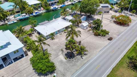 466 W Shore Drive, Summerland Key FL - photo 23 of 46