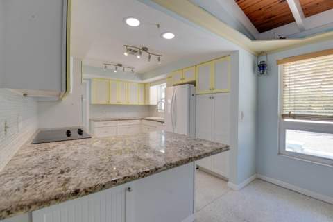 466 W Shore Drive, Summerland Key FL - photo 7 of 46