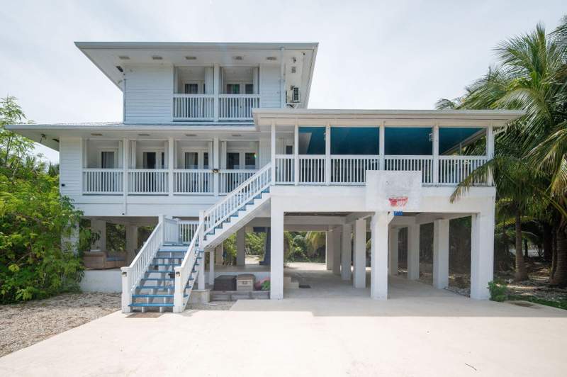 5 bedroom Single Family Residence at 125 Colson Drive, Cudjoe Acres (21.5), Cudjoe Key — photo 2