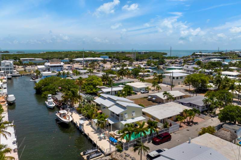 3 bedroom Single Family Residence at 11554 5th Avenue Ocean, Little Venice (53.0), Marathon — photo 5