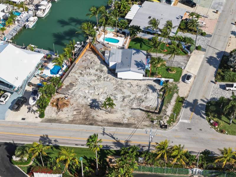 4 bedroom Single Family Residence at 1000 W Ocean Drive, Key Colony Bch 1st Addn Amd Plat (53.5), Key Colony — photo 5