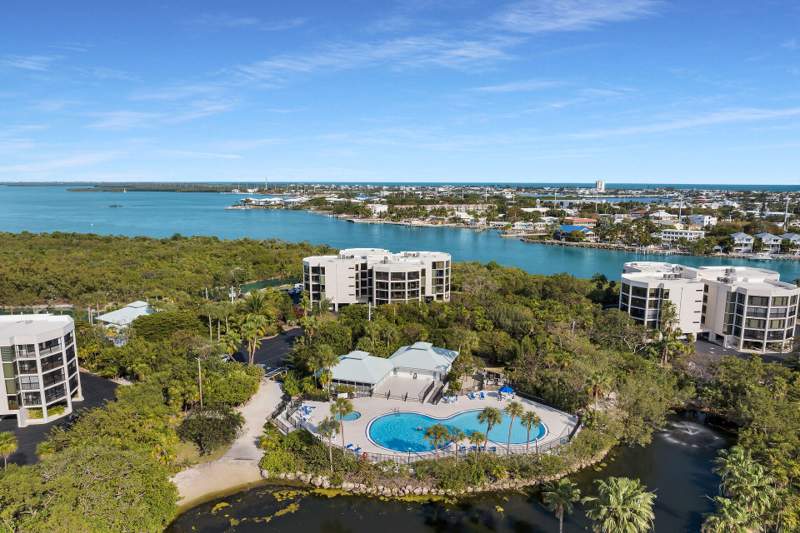 2 bedroom Condominium at 8401 Gulf Of Mexico Boulevard ##401, Seawatch (53.5), Marathon — photo 4