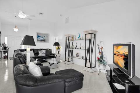 900 Shelter Bay Dr Ocean Drive, Key Colony FL - photo 8 of 73