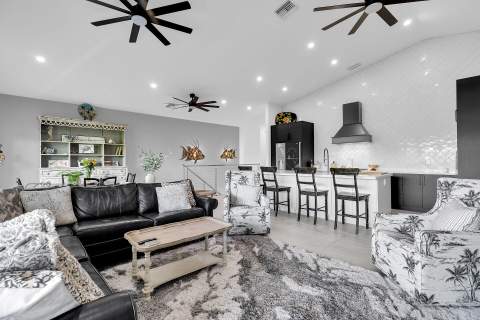 239 W Seaview Drive, Duck Key FL - photo 8 of 49