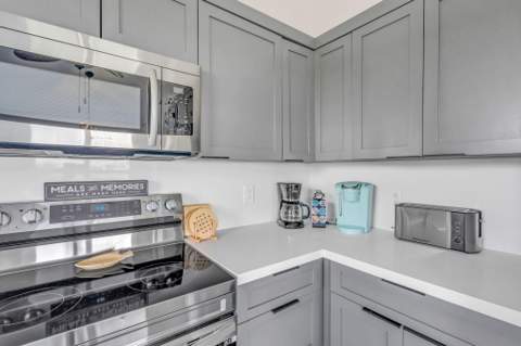 101 N Coral Lane, Key Colony FL - photo 10 of 43