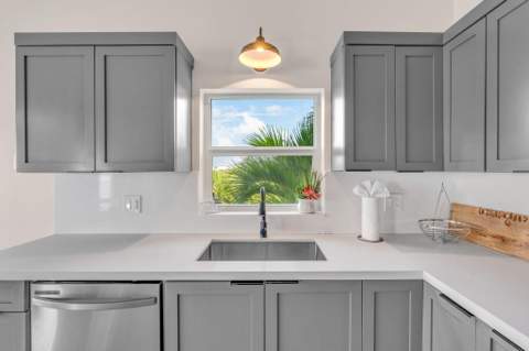 101 N Coral Lane, Key Colony FL - photo 9 of 43