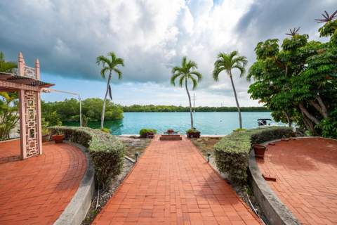 103 Key Haven Road, Key Haven FL - photo 6 of 36