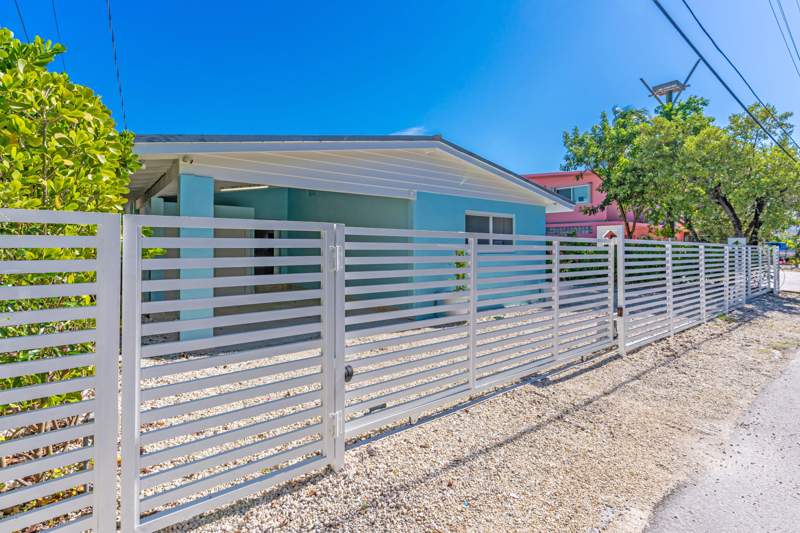 3 bedroom Single Family Residence at 615 Cuda Lane, Raes Cuda Canal (95.0), Key Largo — photo 2
