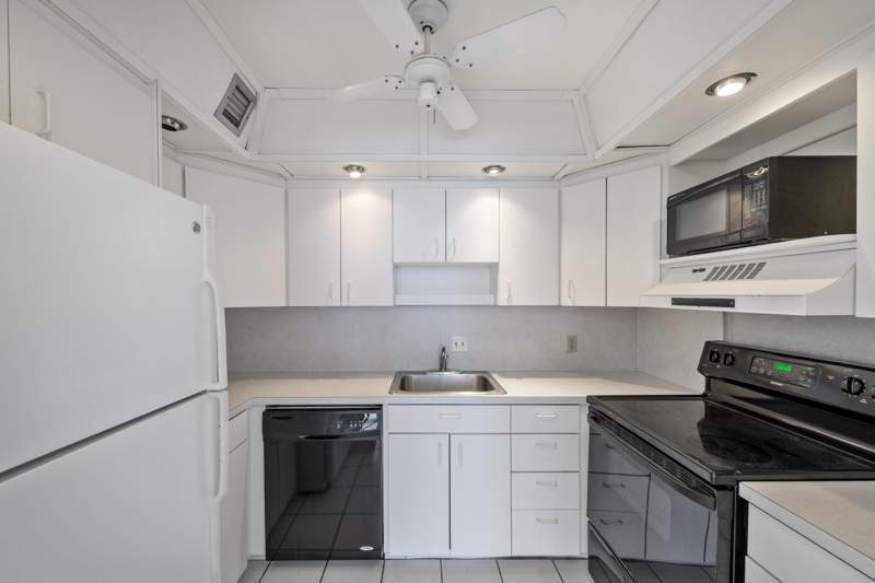 2 bedroom Condominium at 2000 Coco Plum Drive #106, Bonefish Towers (54.5), Marathon — photo 4