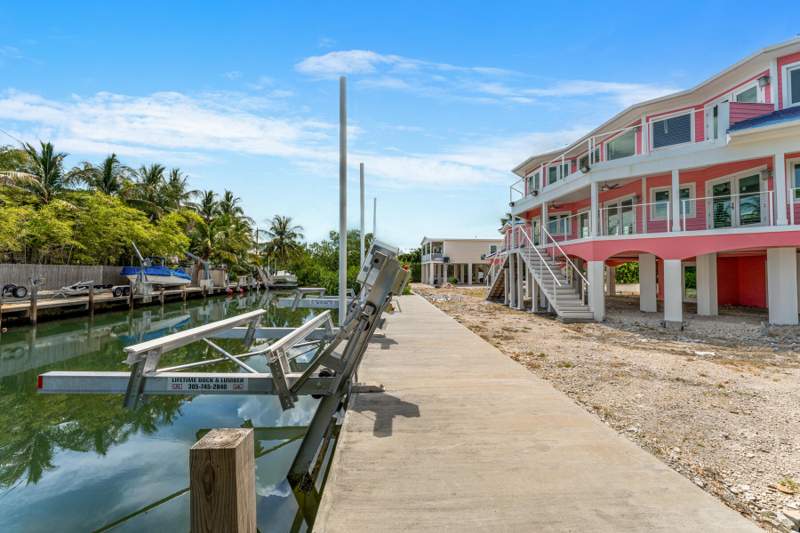 5 bedroom Single Family Residence at 23950 Overseas Highway, Dobie's Sub (24.0), Summerland Key — photo 2