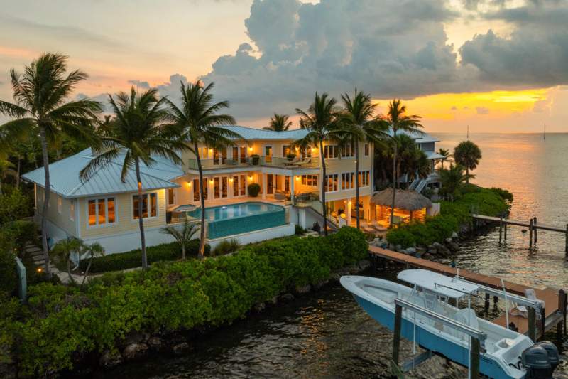 5 bedroom Single Family Residence at 94 Driftwood Drive, Key Haven 10th Add (5.0), Key Haven — photo 3