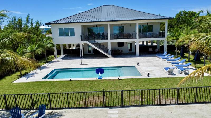 5 bedroom Single Family Residence at 108 Sunrise Drive, Sunrise Isle (50.0), Marathon — photo 5