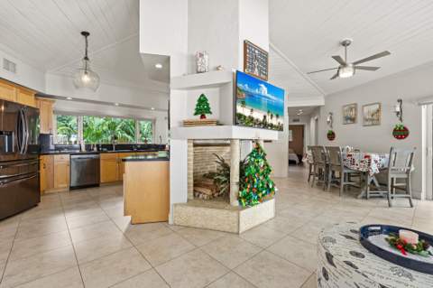 157 Navajo Street, Plantation Key FL - photo 16 of 44
