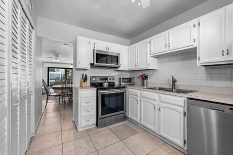 601 W Ocean Drive #312D, Key Colony FL - photo 16 of 31