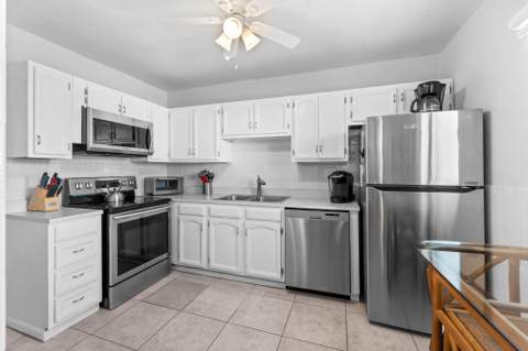 601 W Ocean Drive #312D, Key Colony FL - photo 14 of 31