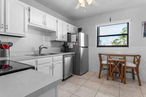 601 W Ocean Drive #312D, Key Colony FL - photo 15 of 31