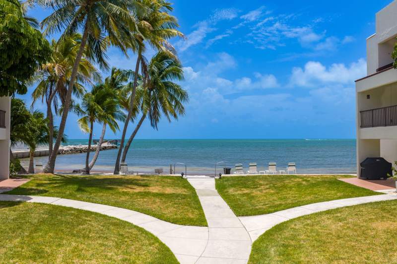 2 bedroom Condominium at 601 W Ocean Drive #312D, Cay Condo (53.5), Key Colony — photo 2