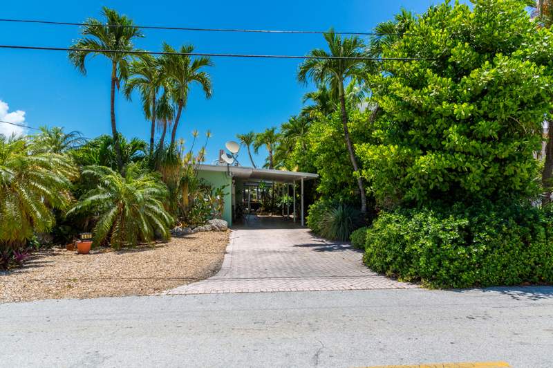 2 bedroom Half Duplex at 440 11Th Street, Key Colony Bch 1st Addn Amd Plat (53.5), Key Colony — photo 3
