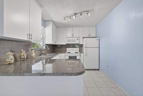 414 N Mahogany Avenue, Key Largo FL - photo 15 of 69