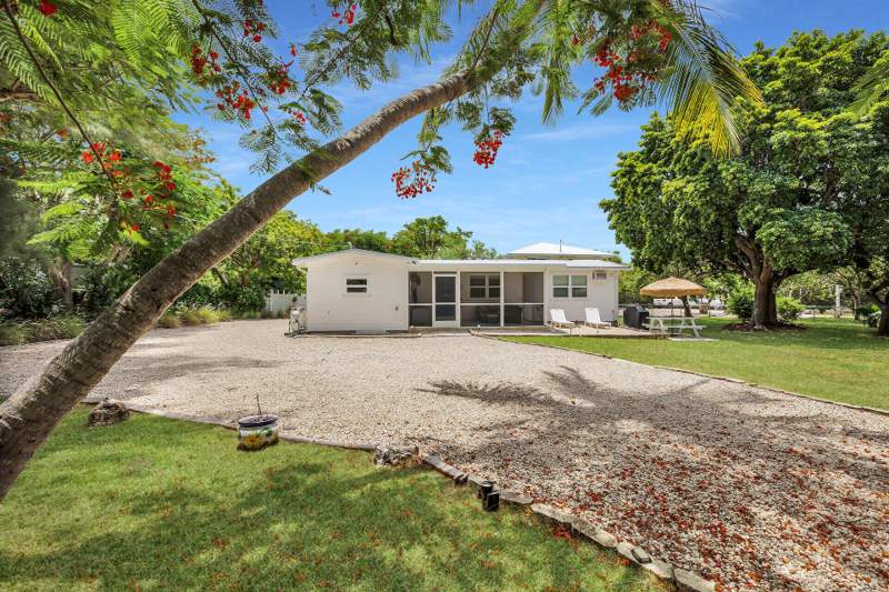3 bedroom Single Family Residence at 58110 Ferreire Street, Crains Sub (58.0), Marathon — photo 2
