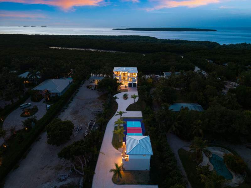 6 bedroom Single Family Residence at 77350 Overseas Highway, Davis Shores (77.0), Lower Matecumbe — photo 2