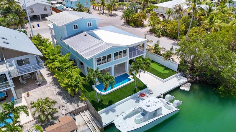 3 bedroom Single Family Residence at 848 E Caribbean Drive, Summerland Key Cove (25.0), Summerland Key — photo 2