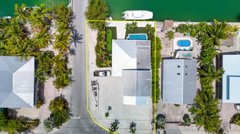 848 E Caribbean Drive, Summerland Key FL - photo 7 of 44