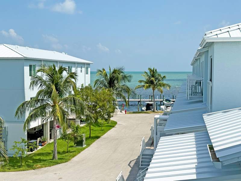 1 bedroom Condominium at 10877 Overseas Highway #111, Ocean Isles Fishing (52.5), Marathon — photo 2