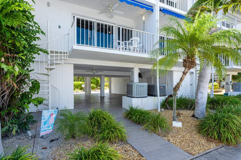 2 bedroom Single Family Residence at 96 Avenue C #3 & Slip A-15, Bonefish Townhouses (54.5), Marathon — photo 3