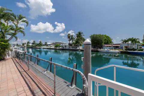 490 10th Street, Key Colony FL - photo 8 of 39