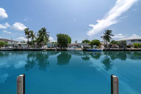 490 10th Street, Key Colony FL - photo 10 of 39