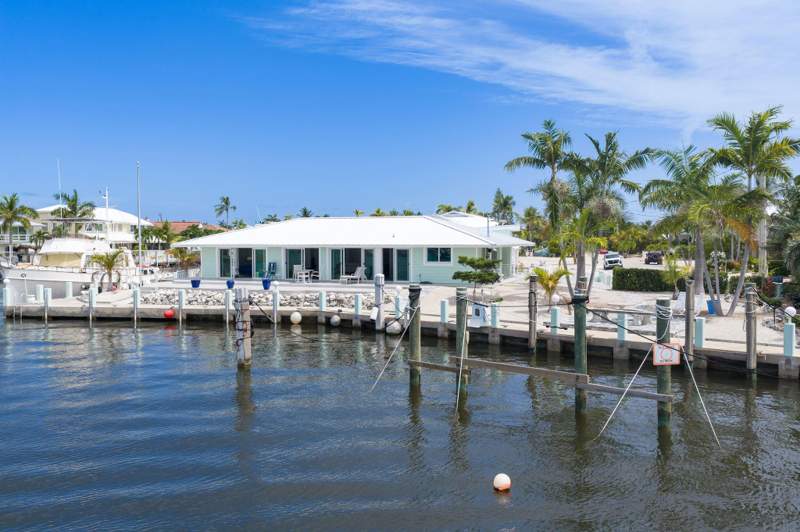 3 bedroom Single Family Residence at 800 11Th Street, Key Colony Bch 1st Addn Amd Plat (53.5), Key Colony — photo 4
