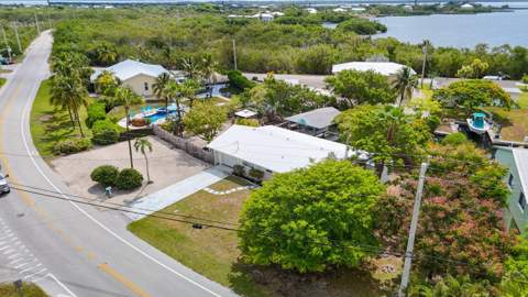 1817 Watson Boulevard, Big Pine Key FL - photo 8 of 49