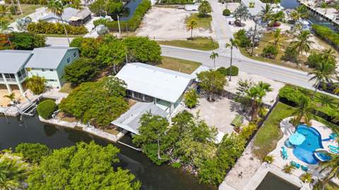 1817 Watson Boulevard, Big Pine Key FL - photo 13 of 49