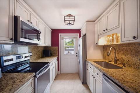 30354 Palm Drive, Big Pine Key FL - photo 14 of 33