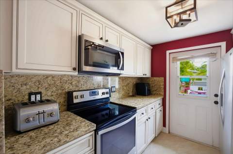 30354 Palm Drive, Big Pine Key FL - photo 15 of 33