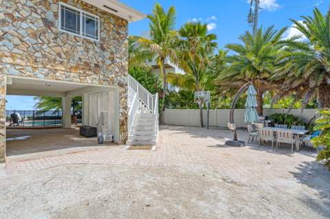 74049 Overseas Highway, Lower Matecumbe FL - photo 9 of 72