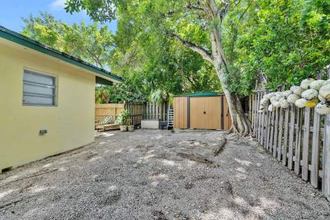 5353 Dogwood Dell Street, Marathon FL - photo 7 of 56