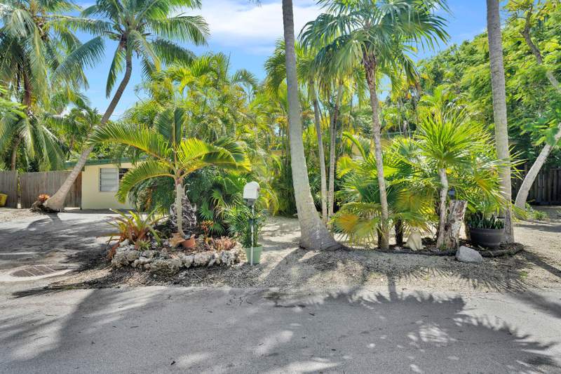 4 bedroom Single Family Residence at 5353 Dogwood Dell Street, Crane Hammock (49.5), Marathon — photo 4