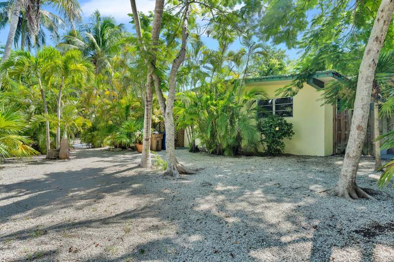 4 bedroom Single Family Residence at 5353 Dogwood Dell Street, Crane Hammock (49.5), Marathon — photo 2