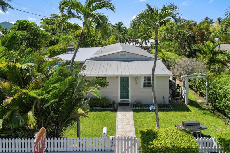 2 bedroom Condominium at 1332 Seminary Street #103, Tropical Bldt & Investment Co Sub (2.0), Key West — photo 2