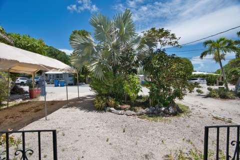 207 Hibiscus Street, Plantation Key FL - photo 7 of 42